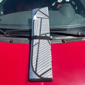 Windshield sun shade